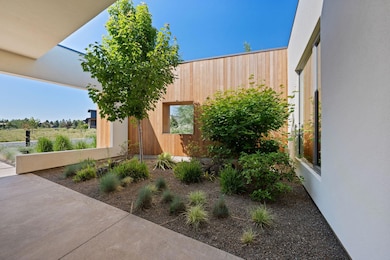 61913 Hosmer Lake Dr, Bend, OR 97702 - photo 3