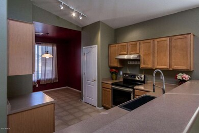 6910 S 37th Dr - MLS-11