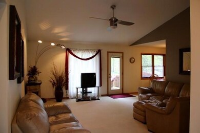 216 W 13th St S, Newton, IA 50208 - photo 3