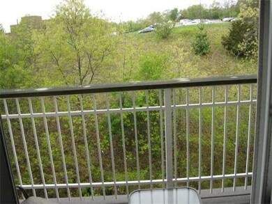 86 E Howard St unit 305, Quincy, MA 02169 - photo 3