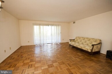 2901 Fallstaff Rd unit 307, Baltimore, MD 21209 - photo 3