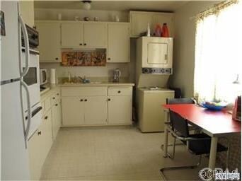 Kitchen with Eating area Unit A