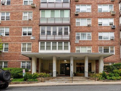 1 Washington Square unit 1D, Larchmont, NY 10538 - photo 2