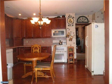 345 Walnut Ave, Gloucester City, NJ 08030 - photo 5