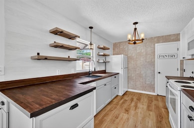 1008 Laredo Ln, Lady Lake, FL 32159 - photo 6