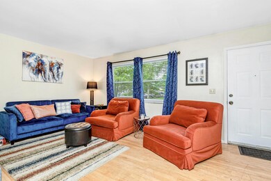 26-LivingRoom
