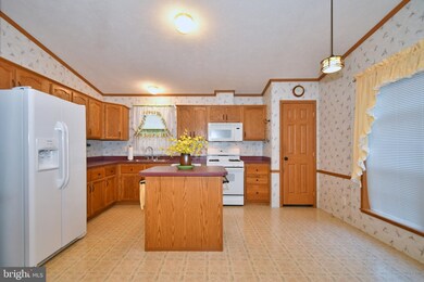 19 Thomas Ln, Edgemere, MD 21219 - photo 6