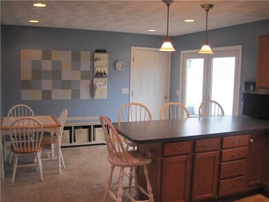 7 Molson Ct, Wakefield, RI 02879 - photo 3