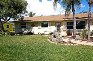 6775 Massachusetts Dr, Lake Worth, FL 33462 - photo 2