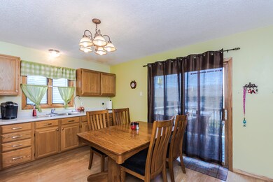 1124 S 12th St, Grand Forks, ND 58201 - photo 5