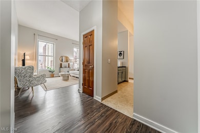 408 W Saint Clair Ave unit 505, Cleveland, OH 44113 - photo 3