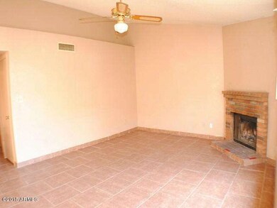 FHA Case 023-274878 - Great Room (4)
