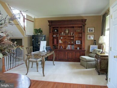 1049 Broadleaf Cir, Royersford, PA 19468 - photo 6