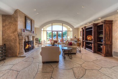 006_Living Room