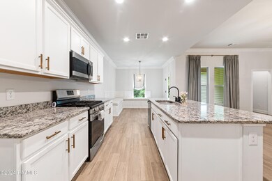 Kitchen/Dining