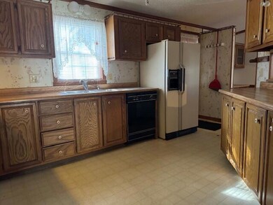 242 Bluebird Ln, Moncks Corner, SC 29461 - photo 5