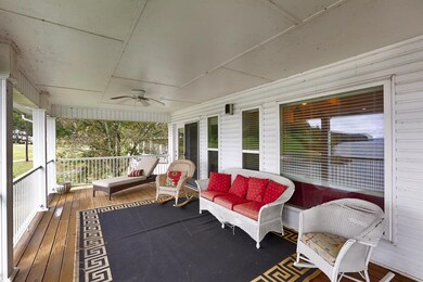 Covered balcony/deck