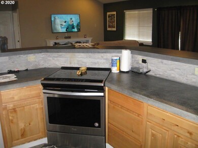 606 Gertrude St, Winlock, WA 98596 - photo 7