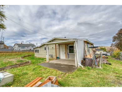 703 SE Isaac Ave, Pendleton, OR 97801 - photo 4