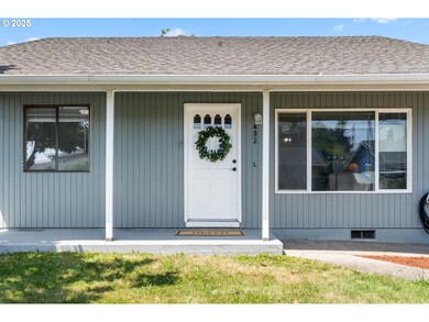 492 W Olympic St, Springfield, OR 97477 - photo 5