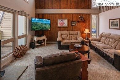 End unit in a five unit building - has extra windo