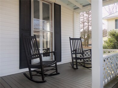 17 Bedlow Ave, Newport, RI 02840 - photo 2