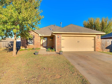 10701 SW 31st Ct, Yukon, OK 73099 - photo 2