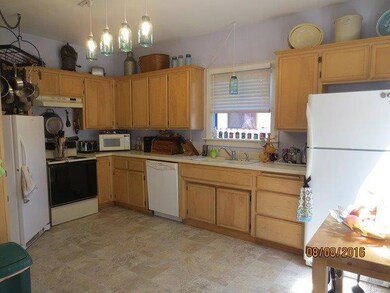 1375 NW Conklin Ave, Grants Pass, OR 97526 - photo 2