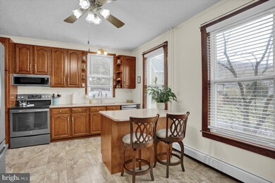 1124 Butter Ln, Reading, PA 19606 - photo 3