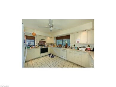 LARGE KITCHEN