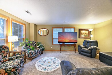 108 Daffney Ct, Central Point, OR 97502 - photo 3