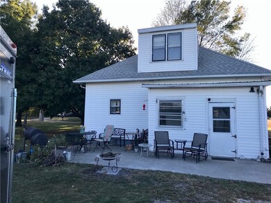 1112 N 19th St, Mattoon, IL 61938 - photo 2