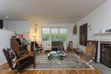 9 Windsor Ln Cos Cob CT 06807-large-007-