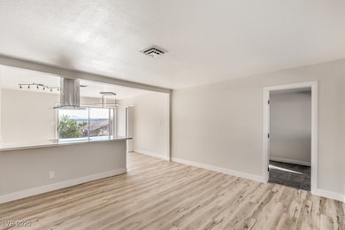 1940 Leona St, Las Vegas, NV 89106 - photo 6