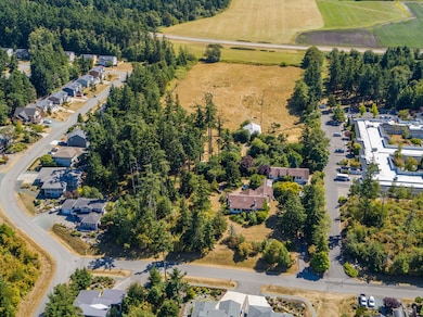 501 NE 3rd St, Coupeville, WA 98239 - photo 3