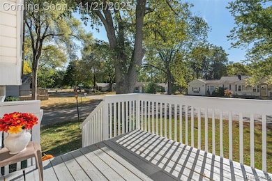 4400 Louella Dr, Waterford, MI 48329 - photo 7