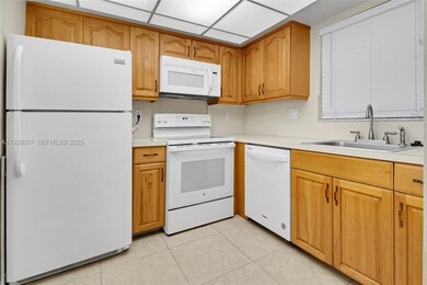 6505 Winfield Blvd unit B4, Margate, FL 33063 - photo 6