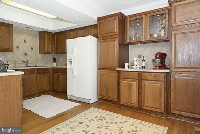 13306 Burkitts Rd, Fairfax, VA 22033 - photo 4