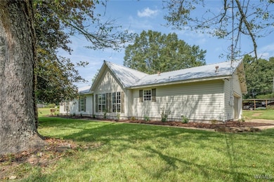 320 Pineview Dr NW, Fayette, AL 35555 - photo 2