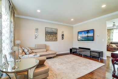 005_Living Room