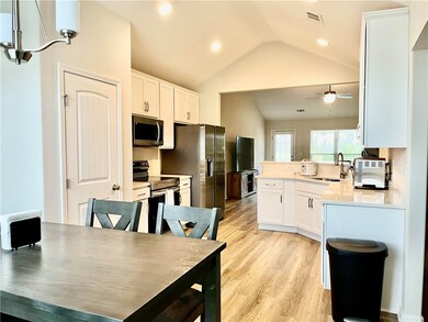 283 Chestnut Dr, Brunswick, GA 31523 - photo 3