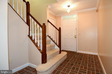 6813 Mclean Province Cir, Falls Church, VA 22043 - photo 6