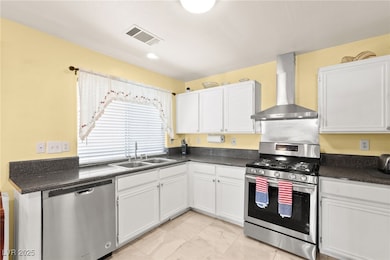 8370 Lost Lake Ct, Las Vegas, NV 89147 - photo 3