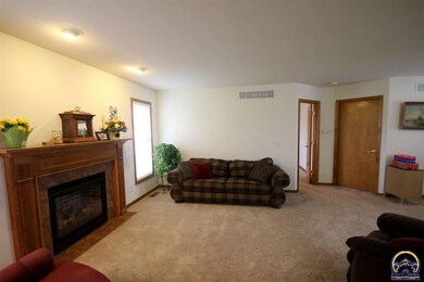 4125 SW Moundview Dr, Topeka, KS 66610 - photo 3