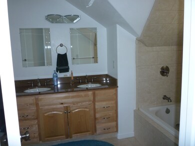 105 HICKORY BATHROOM COUNTER