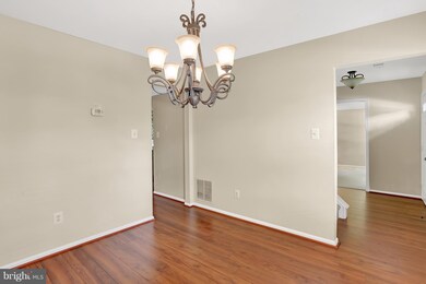 12838 Fantasia Dr, Herndon, VA 20170 - photo 7