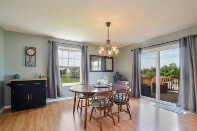008-Dining_Room-3228424-large