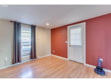 1401 E 11th St, Newberg, OR 97132 - photo 7