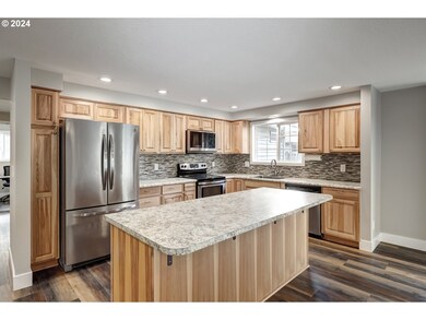 200 W 9th St, Newberg, OR 97132 - photo 6