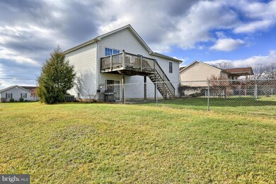 190 Isaac Dr, Bunker Hill, WV 25413 - photo 4